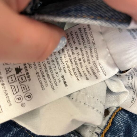 Levi’s Wedgie Button Fly Distressed Straight Jeans - Picture 6 of 7